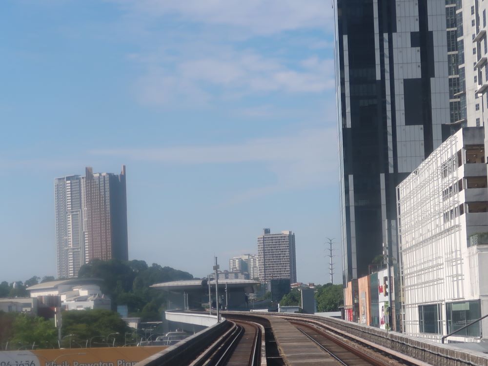 タマン・ムティアラ駅